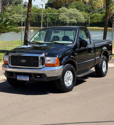 FORD F-250 4.2 XLT 4X2 CS TURBO DIESEL 2P MANUAL